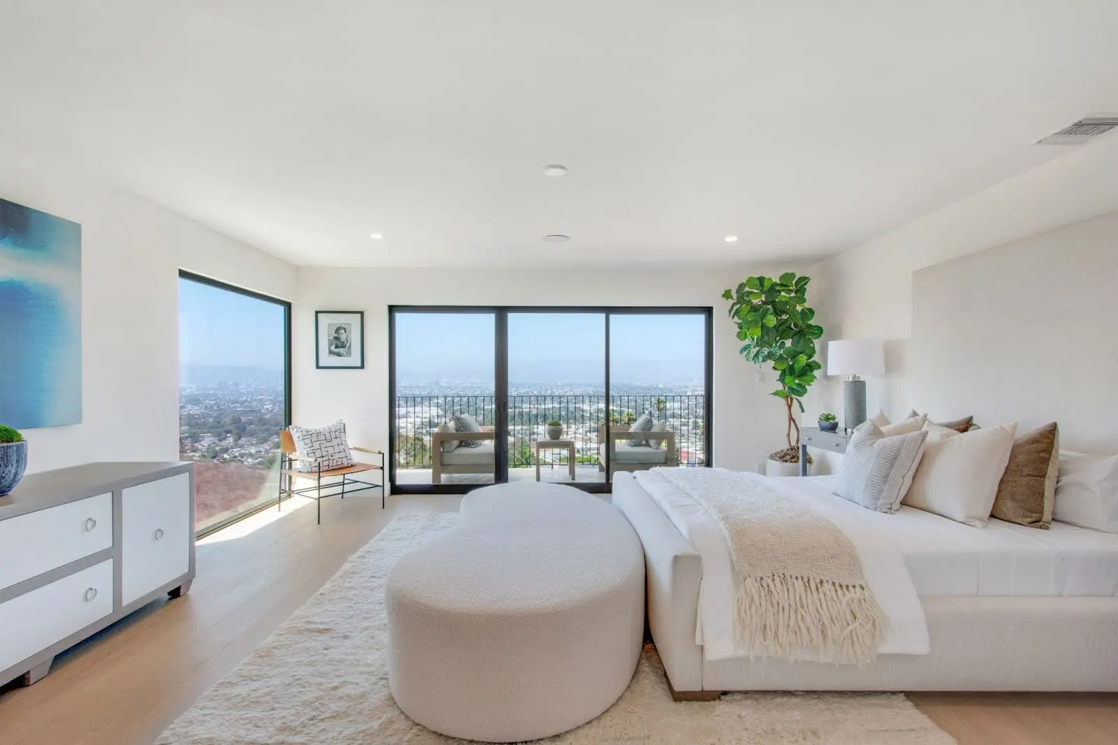 Contemporary Living at 4217 Don Carlos Drive