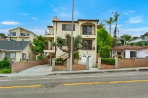 Live Above It All: Vista De Oro Penthouse in San Pedro, CA
